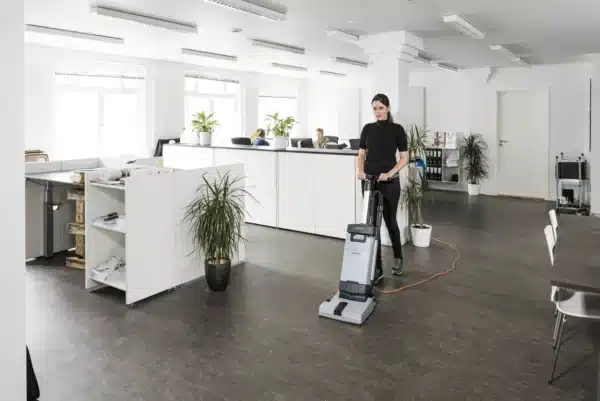 Lavadora de pisos NILFISK SC100 E 220V - Imagen 6